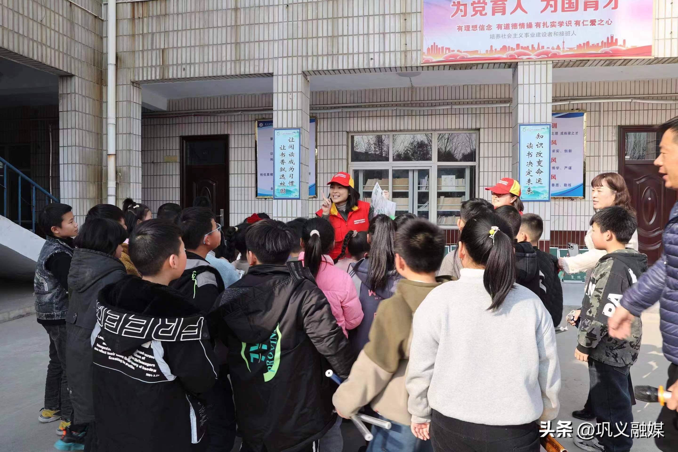 供电员工进校园照片,供电公司进校园宣传电力知识