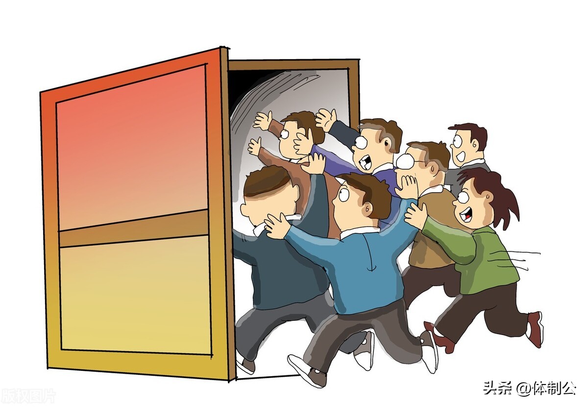 公务员离家远可以调动吗,儿子考上公务员了该怎么办