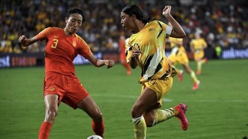 女足亚洲杯决赛在即，韩国网友鞭尸国足：被揍到躲在女人后面