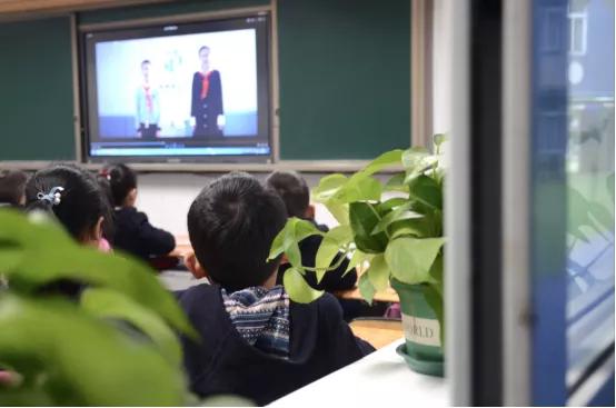 开学啦听听新生的感受,开学了看一下宿舍的环境