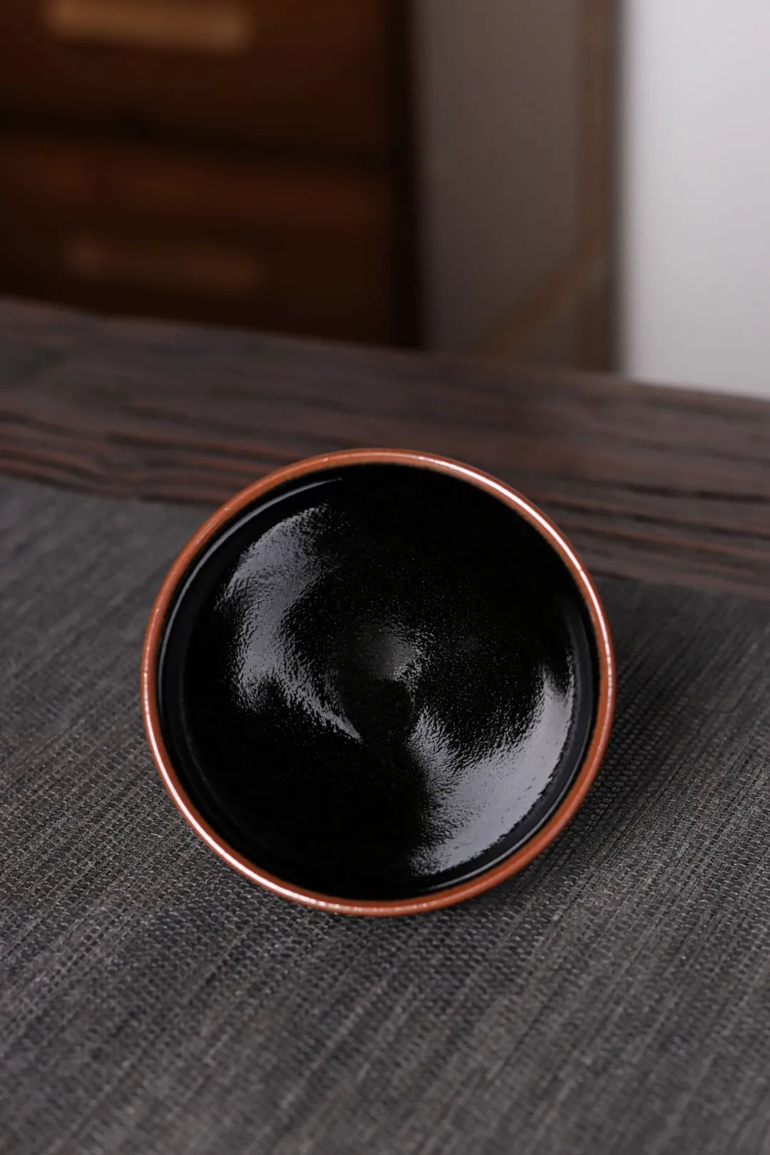 乌金丨兼蓄万物，“墨”而不语