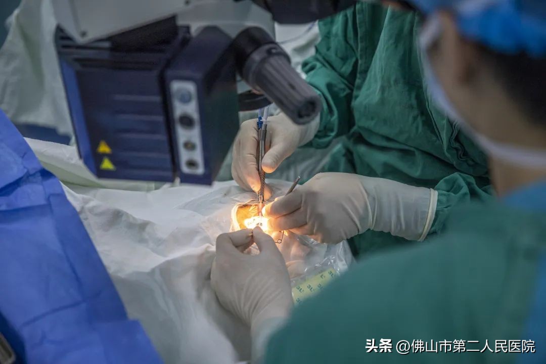 眼睛突然看不见视网膜脱落,视网膜脱离眼睛失明能看好吗