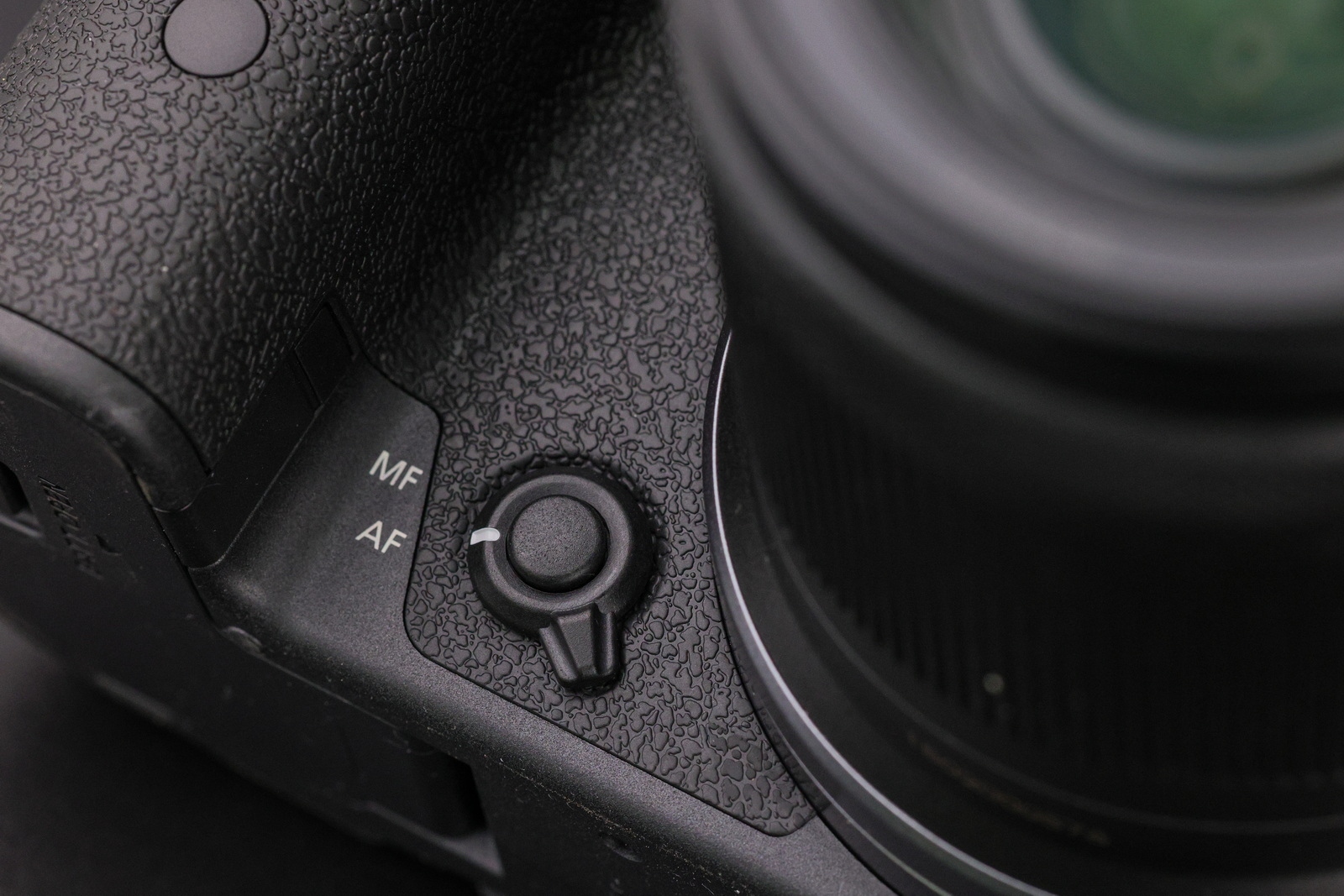 佳能eosr7目前值得买吗,佳能eosr7优缺点