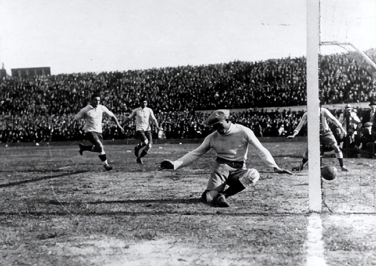 “夺命”世界杯：总理下令不夺冠就集体处决，靠对手放水保全性命