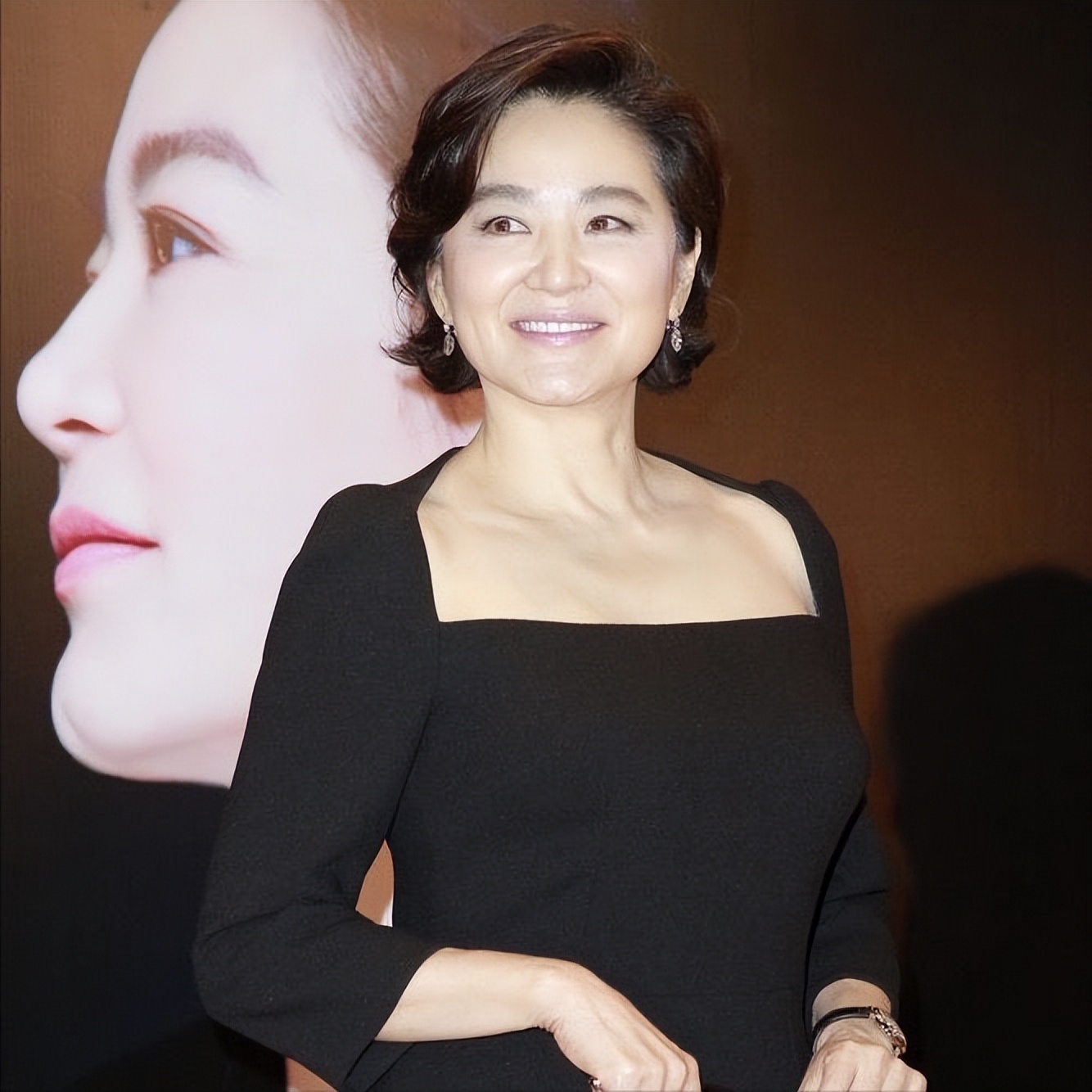 最美减龄短发一刀切适合所有女生,长发女怎么剪中性短发好看