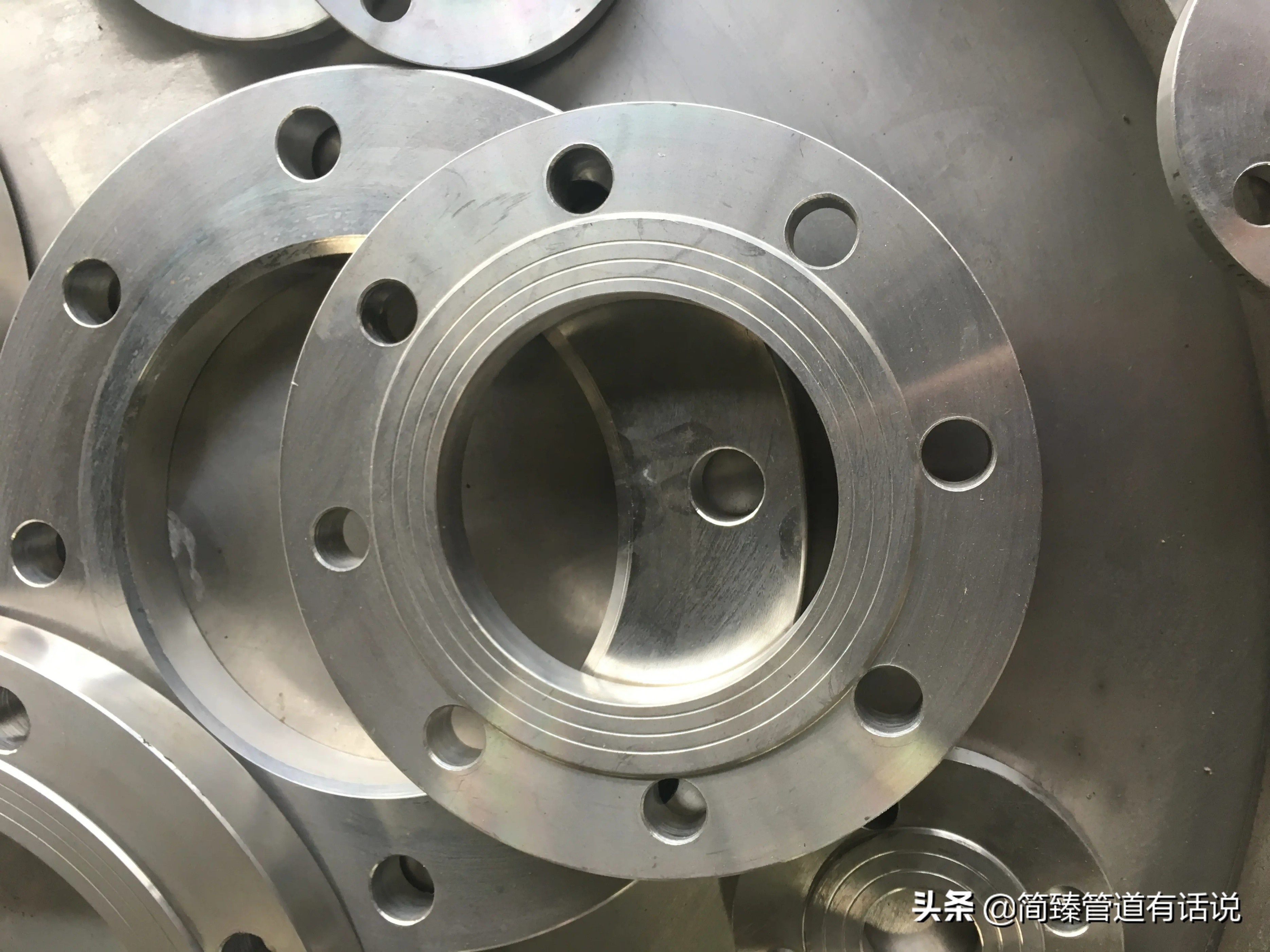 法兰的种类与焊接方式,法兰分为平焊法兰