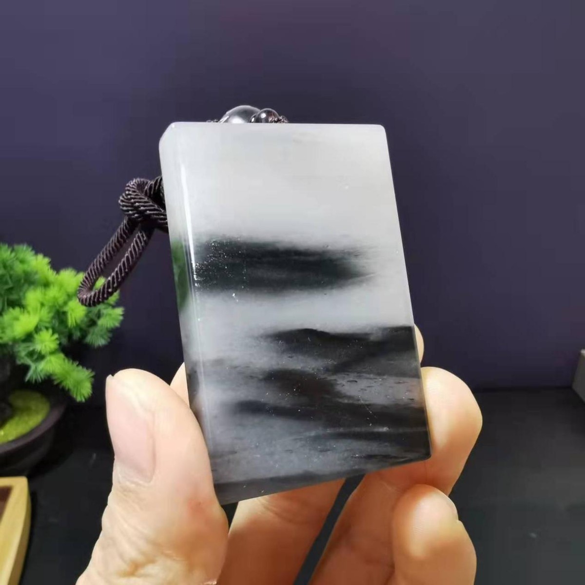 青花玉为什么很油润,青花玉原石如何保养