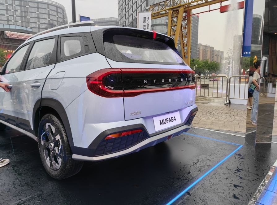 北京现代沐飒两室一厅落地价,沐飒现代豪华版今天最新落地价