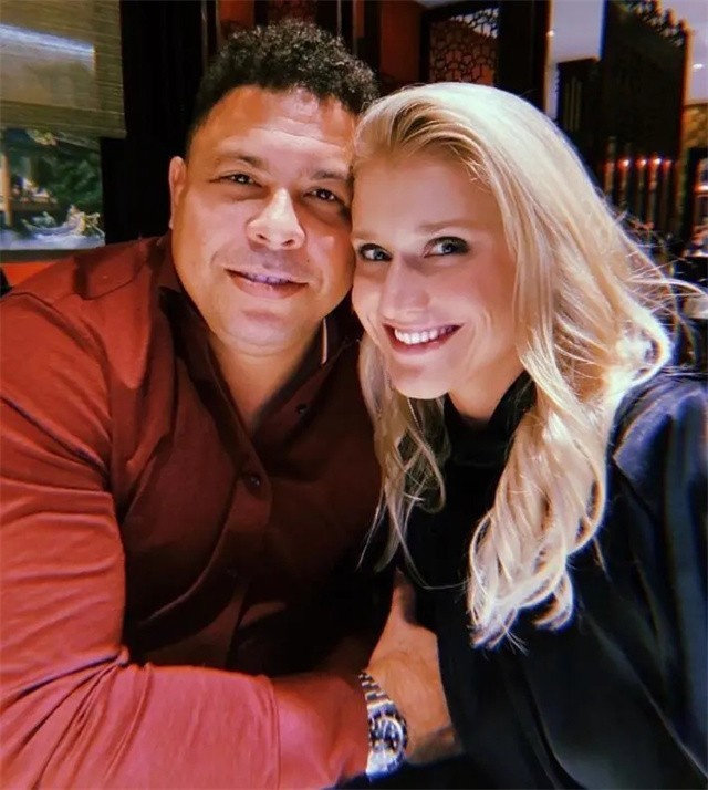 罗纳尔多曾经效力过几个俱乐部,罗纳尔多现身价