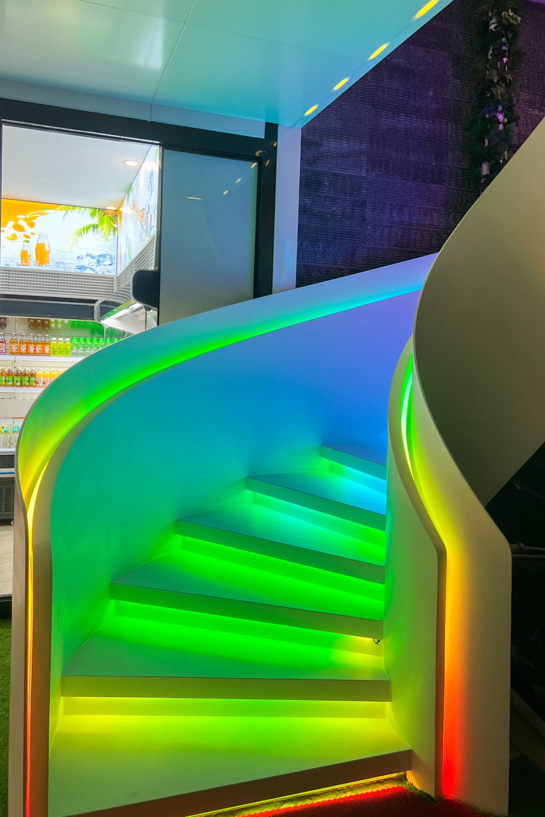 银河温泉双人水果温泉,泡汤泉免费吃水果