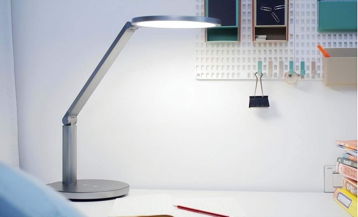 欧普可移式灯具led台灯2023最新款,久量dp-1040led双模折叠台灯