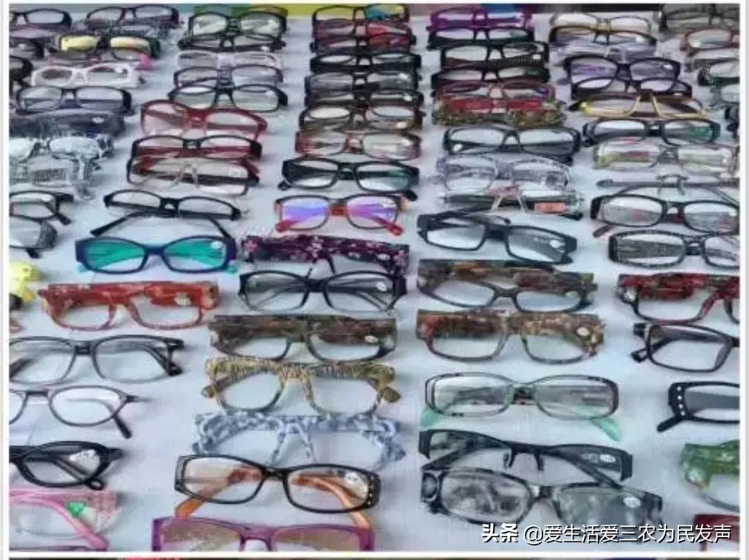 地摊生意最赚钱的项目,现在流行摆地摊摆什么地摊最赚钱