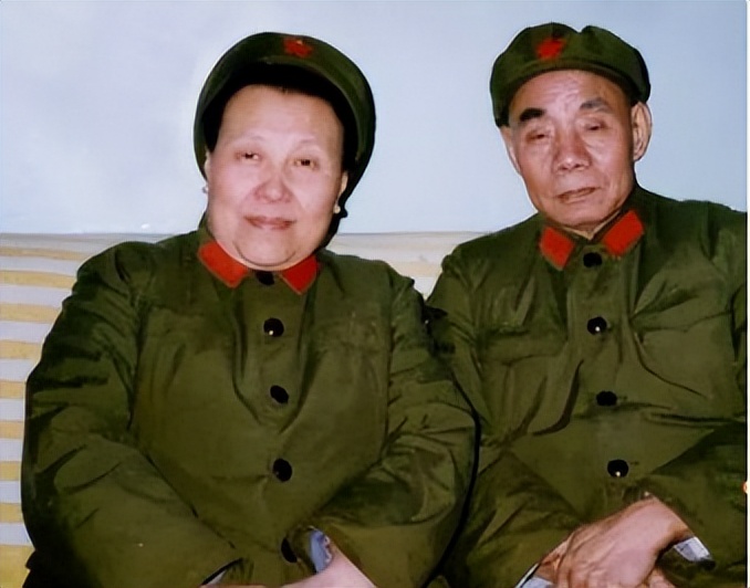 开国中将吴信泉8个儿子、4个女儿，周总理笑道：你们家是航空母舰