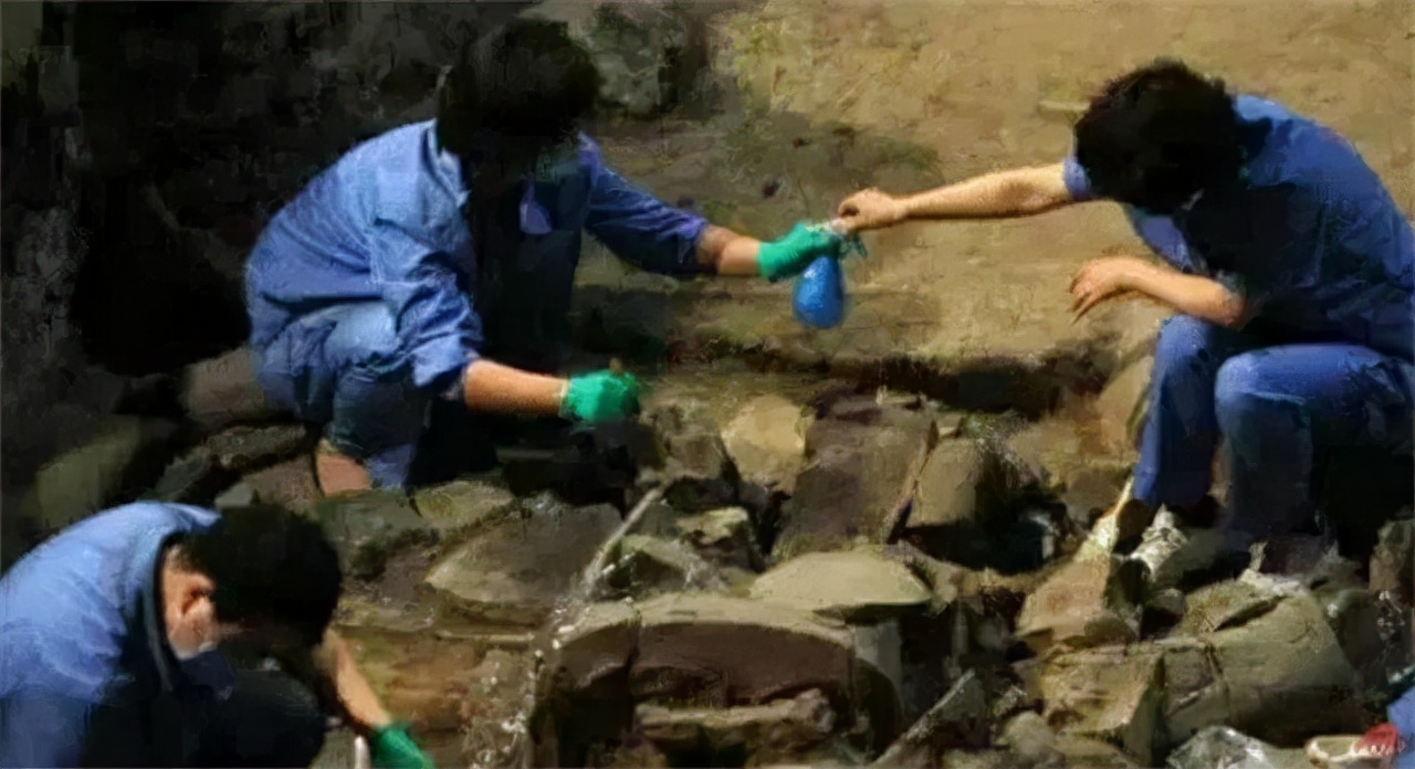 清朝女子因难产被活埋纪录片,清朝女子难产晕厥以为死亡