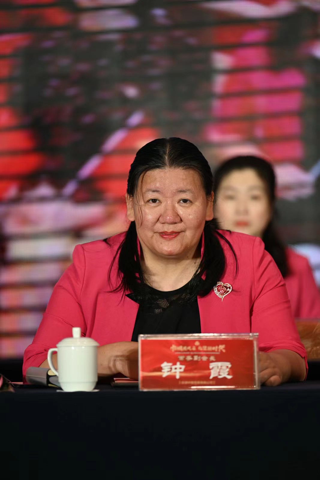 巾帼商会企业家,巾帼展风采情暖半边天