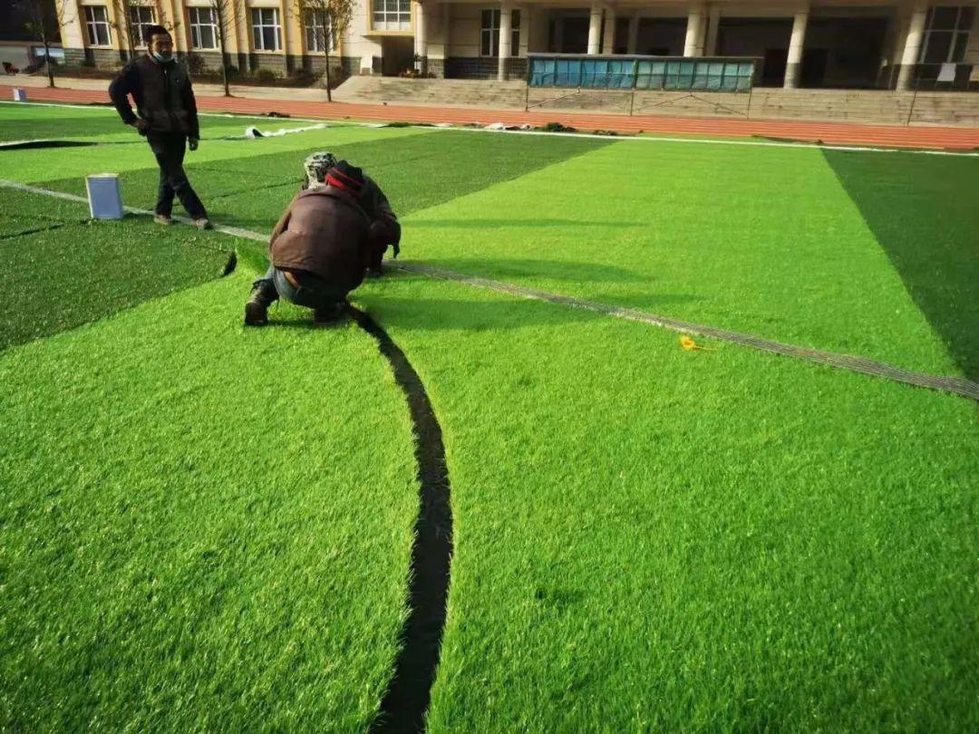 人造草坪面层施工工艺,铺装人造草坪的几个步骤