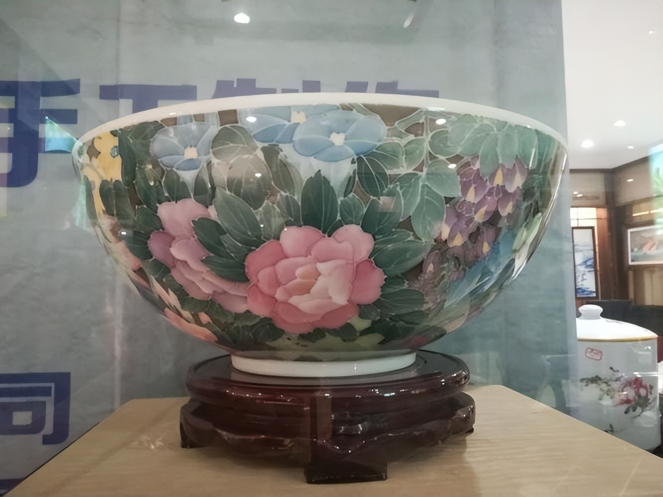 景德镇陶瓷艺术特点,有关陶瓷的知识景德镇