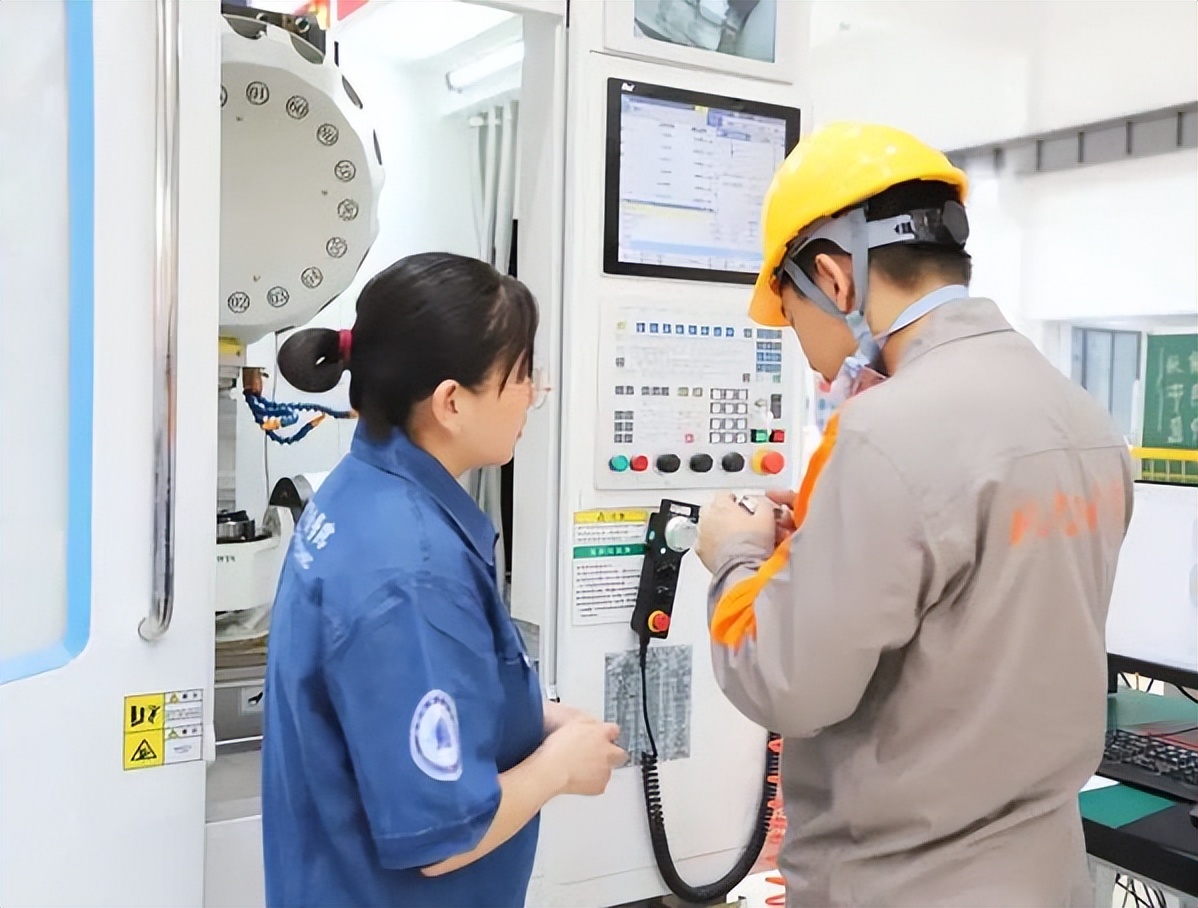 武汉城市职业学院的就业前景,武汉职业教育周启幕