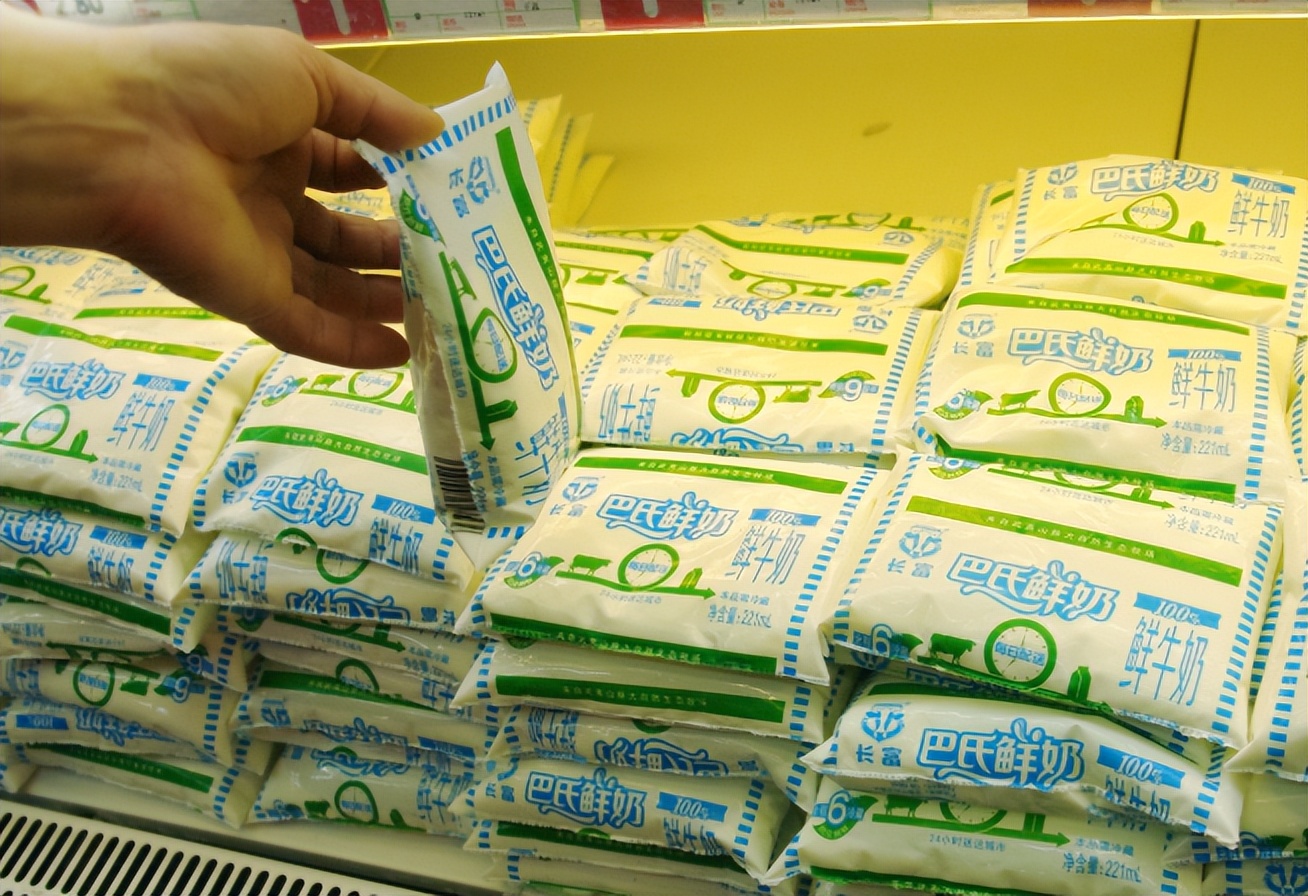 为什么实体店一箱牛奶卖560元,金典牛奶为什么只要25元一箱