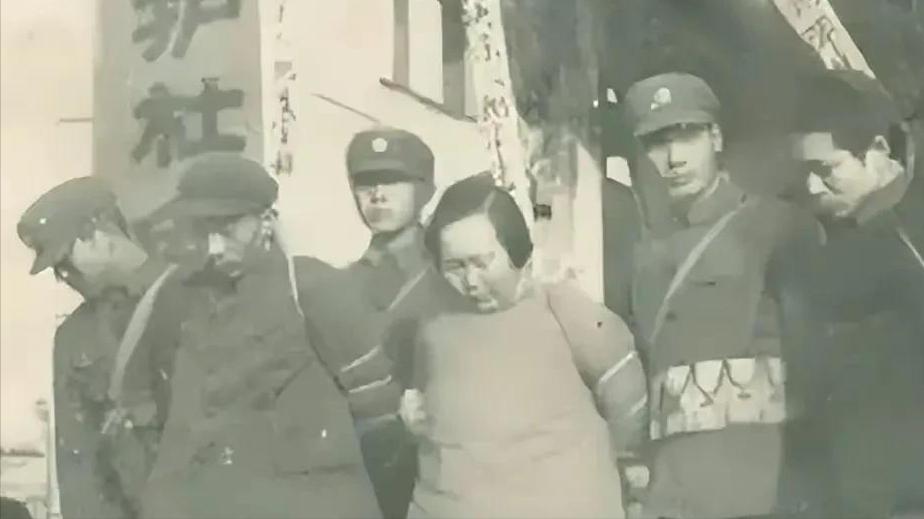 山东村妇登基称帝，建立“大圣王朝”，号称当代“武则天”