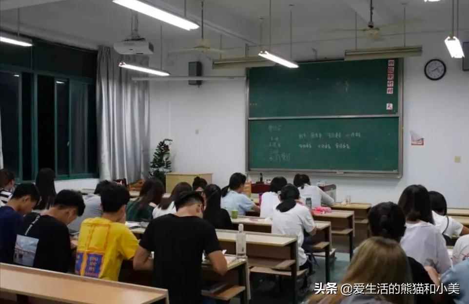 大学自己买空调,大学生独自买空调