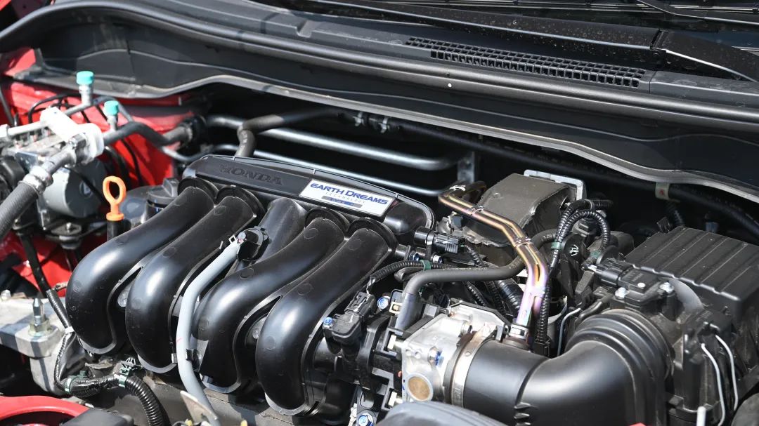 四代飞度大尾翼,新款飞度尾翼