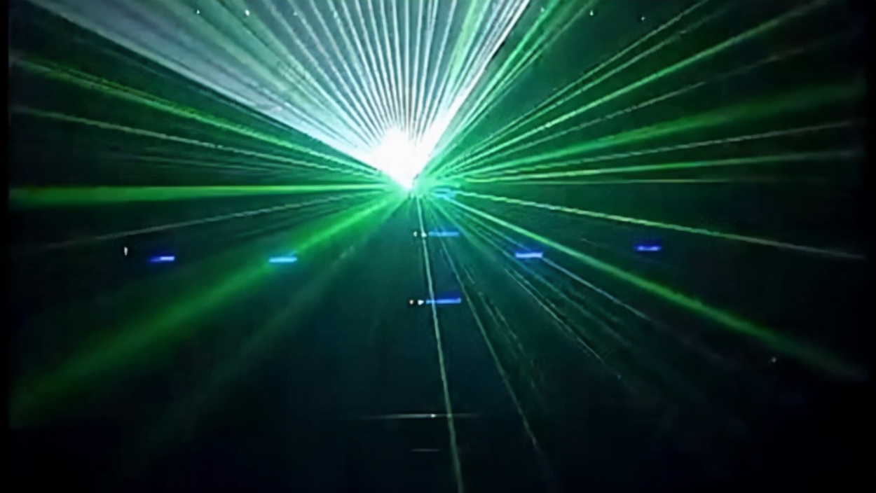 全飞秒激光手术安全吗,激光美容仪的副作用和危害