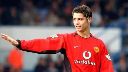 为什么c罗能与梅西并称绝代双骄,足球绝代双骄c罗与梅西对决