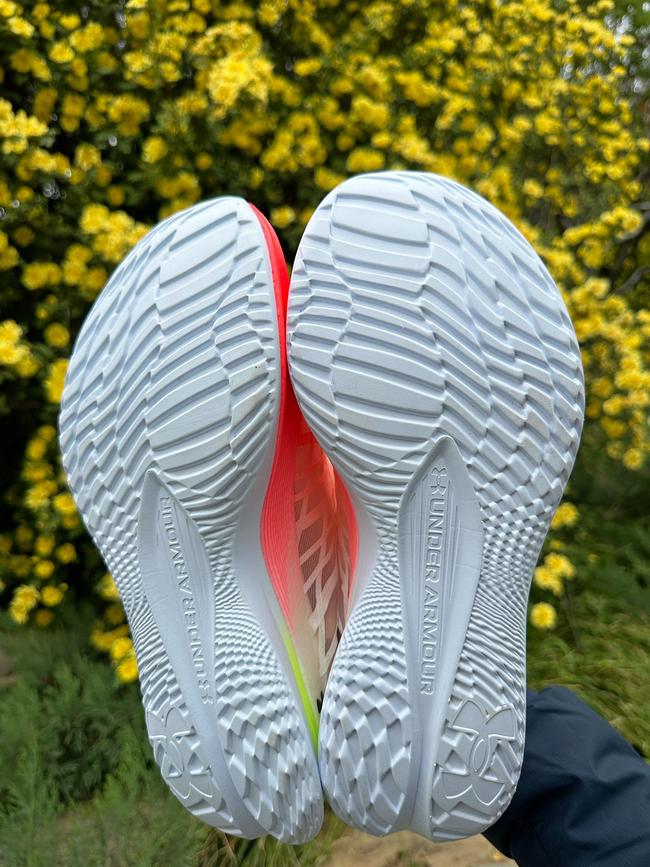 人生中的第一双碳板跑鞋怎么选,普通人也能驾驭的碳板跑鞋