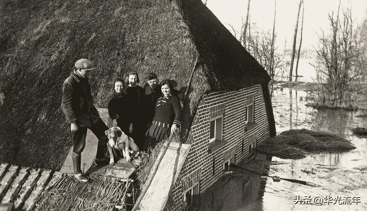 侵华日军残酷*行暴**，女子为活命脱下衣服让日本人拍摄，*辱侮**至死3