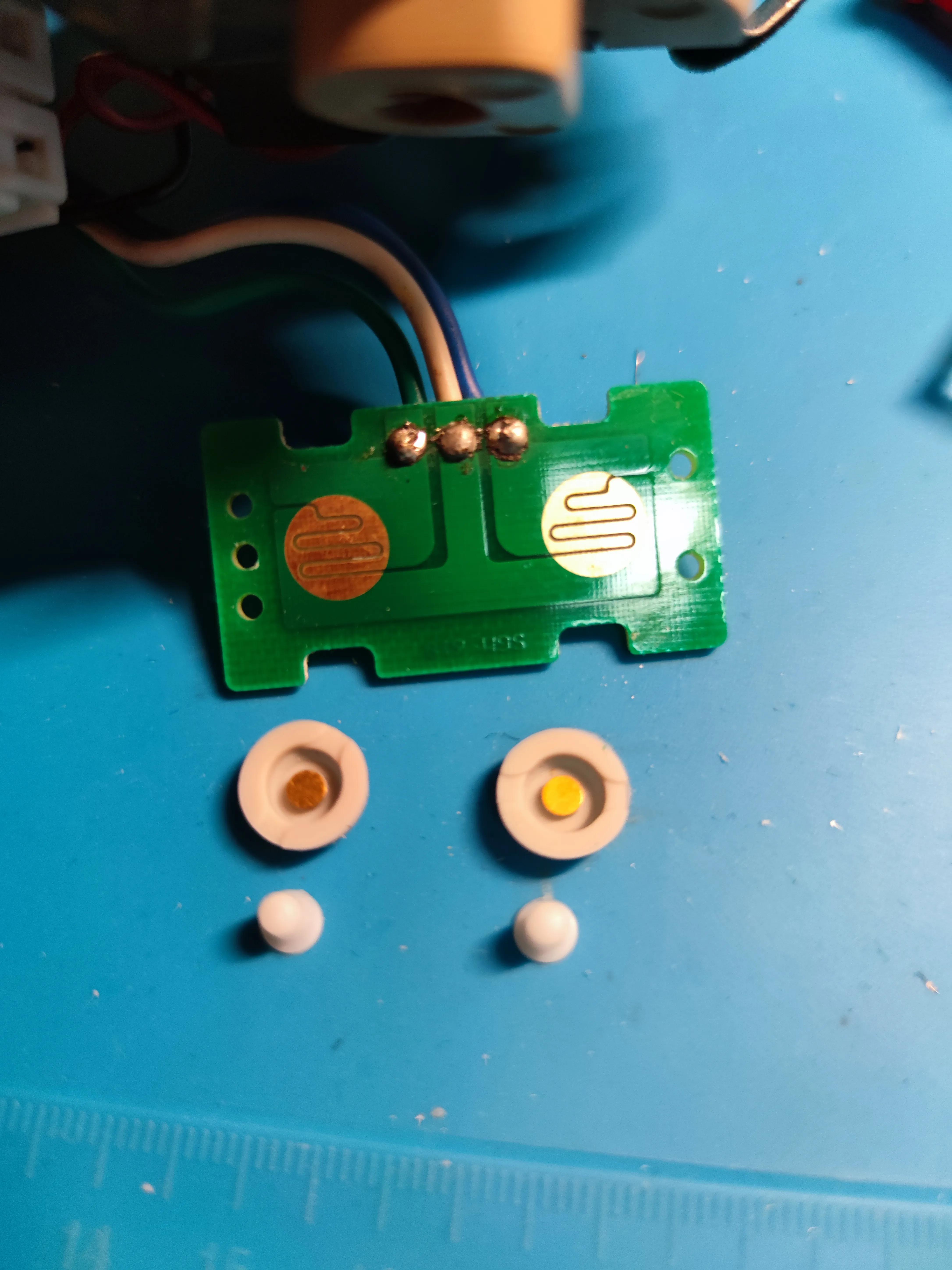 09年别克凯越天窗开关无反应,别克凯越方向盘喇叭按钮接触不良