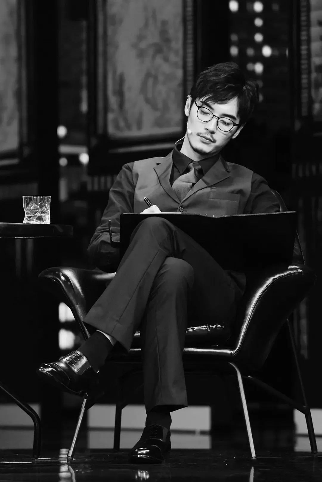 189cm叔系少年爆红!曾是国家级运动员?有颜有身材有演技…