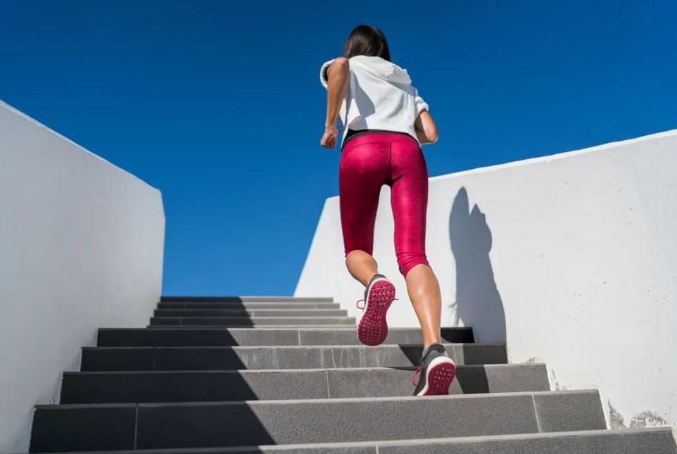 100种运动项目,在家就能做的10种健身运动学起来