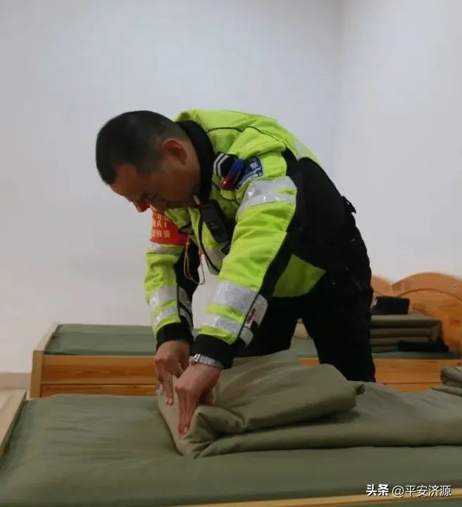 致敬八一戎装虽改初心不变,致敬八一致敬军人