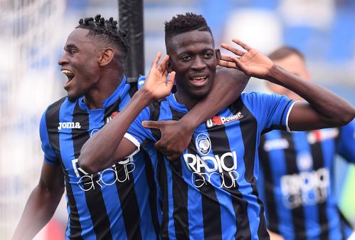 亚特兰大vs佛罗伦萨红牌,亚特兰大和真蓝黑