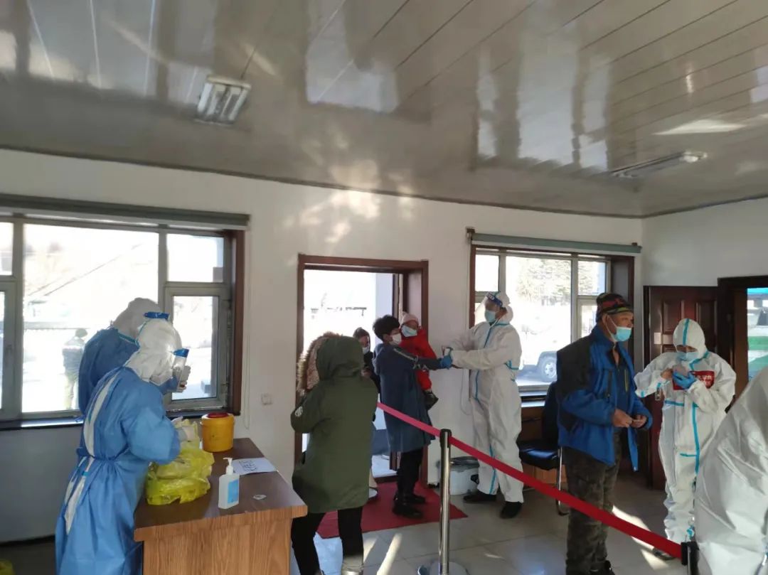 政法干警抗击疫情,疫情防控中全市政法机关冲锋陷阵