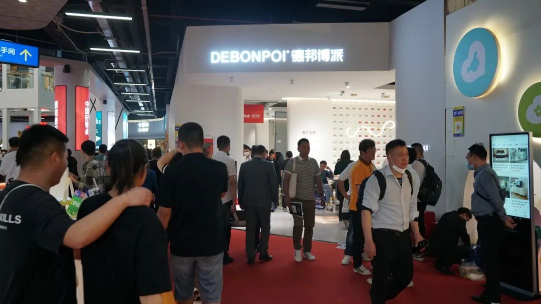 43届龙家展盛大开幕，核心圈观众云集，玛奥会场厂商成交热烈！