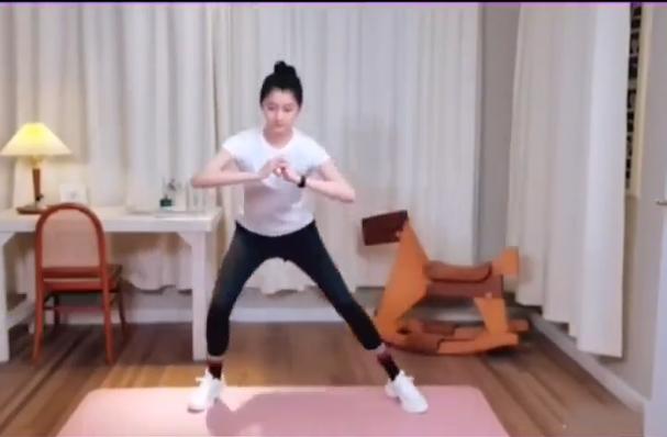 关晓彤瘦腿瘦身方法,关晓彤的瘦腿操燃脂