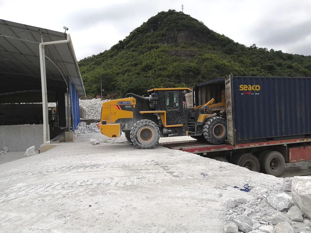 柳工装载机价格及型号报价表,柳工挖机质量