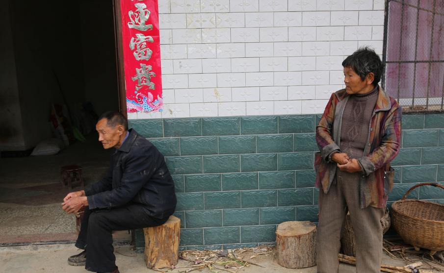 16年，岳父患癌岳母智障，入赘女婿打工挣20万盖新房，撑起一个家