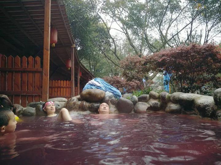 峨眉山灵秀温泉自驾,峨眉山灵秀温泉直播