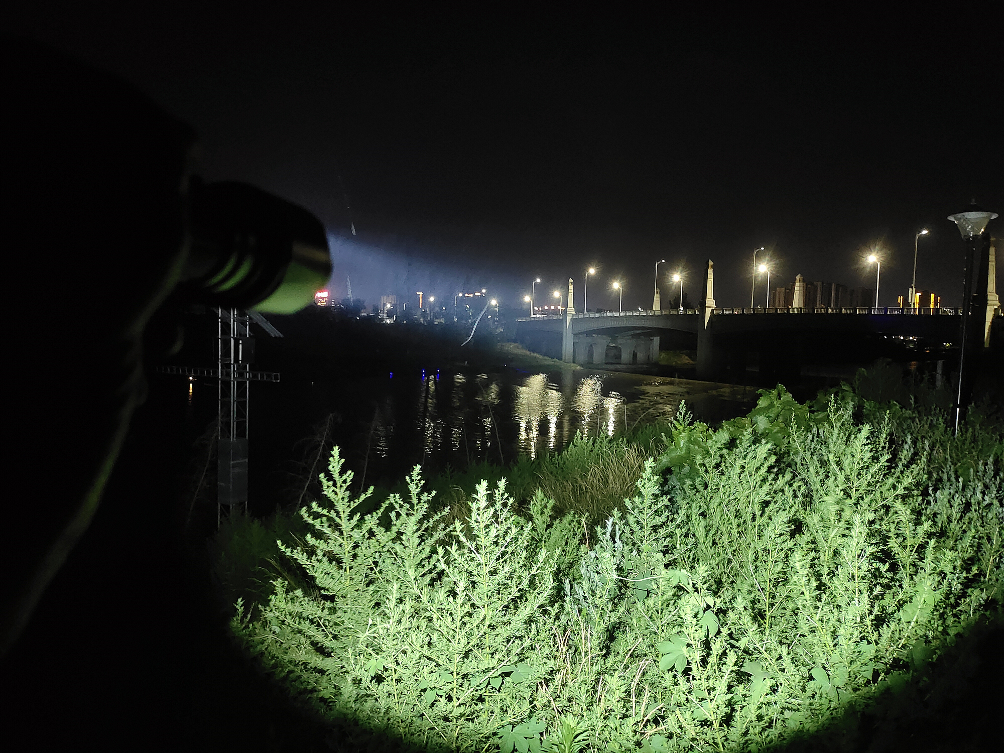 菲尼克斯fenixtk11tac手电速评,菲尼克斯tk75-2018手电评测