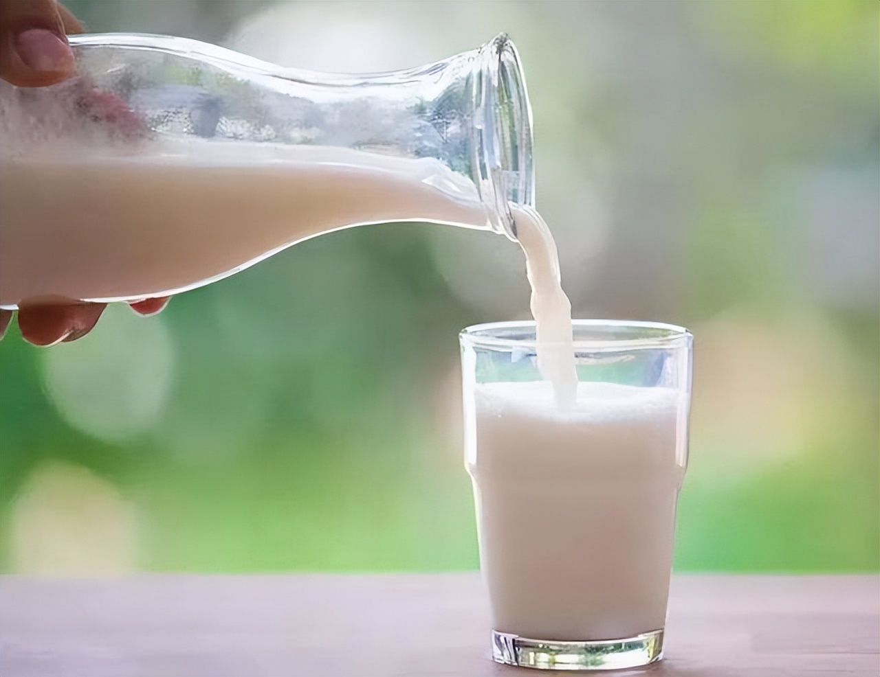 怎么看待中医认为喝牛奶不好,中医认为寒性体质的人不宜喝牛奶