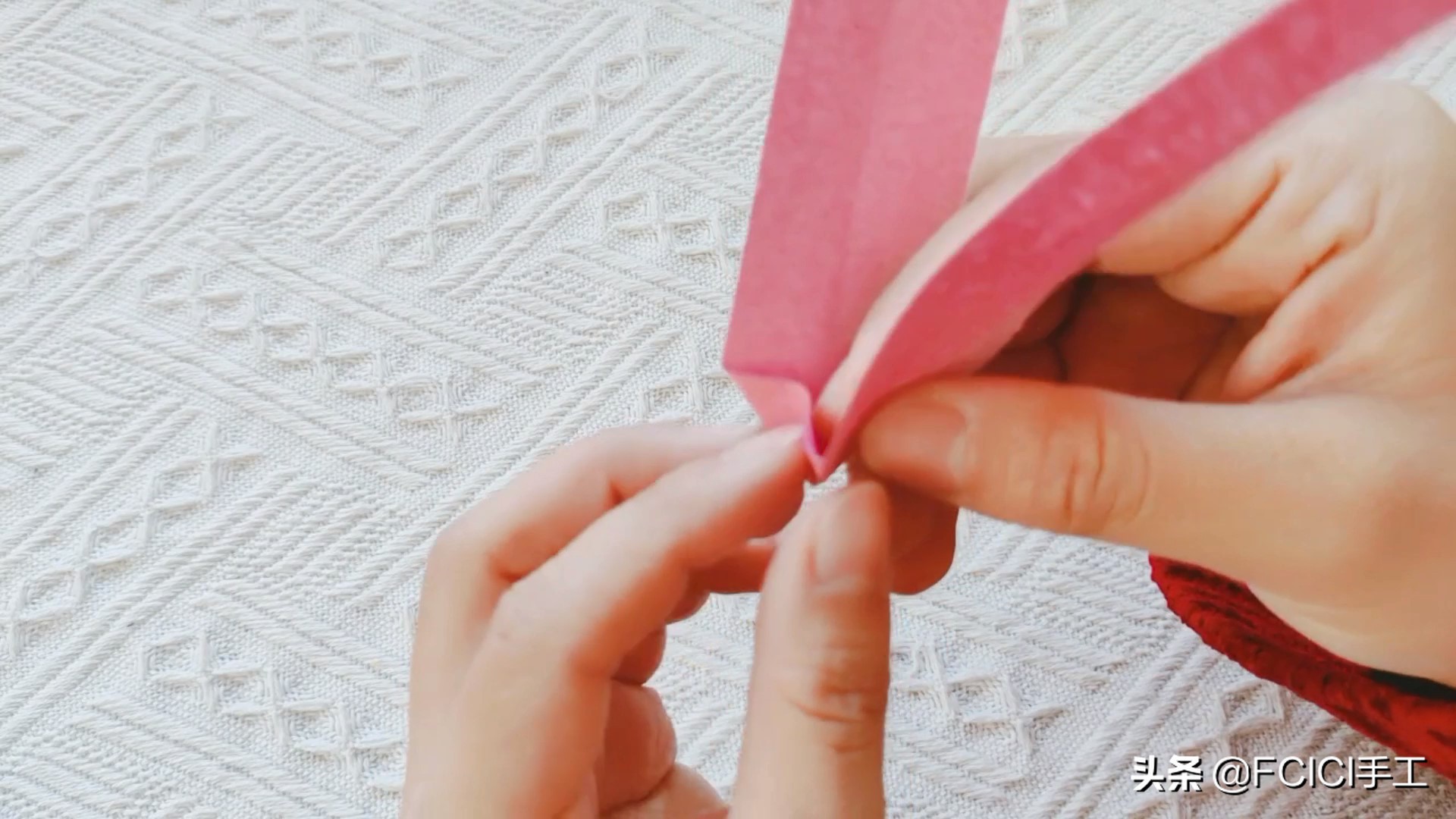 蝴蝶折纸戒指网红款,蝴蝶戒指折纸超简单教程