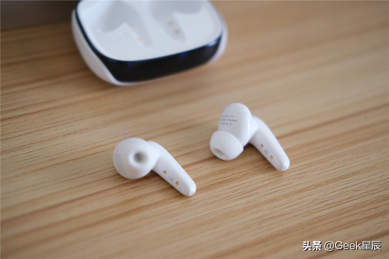 左点入耳助听器,左点听力助听器