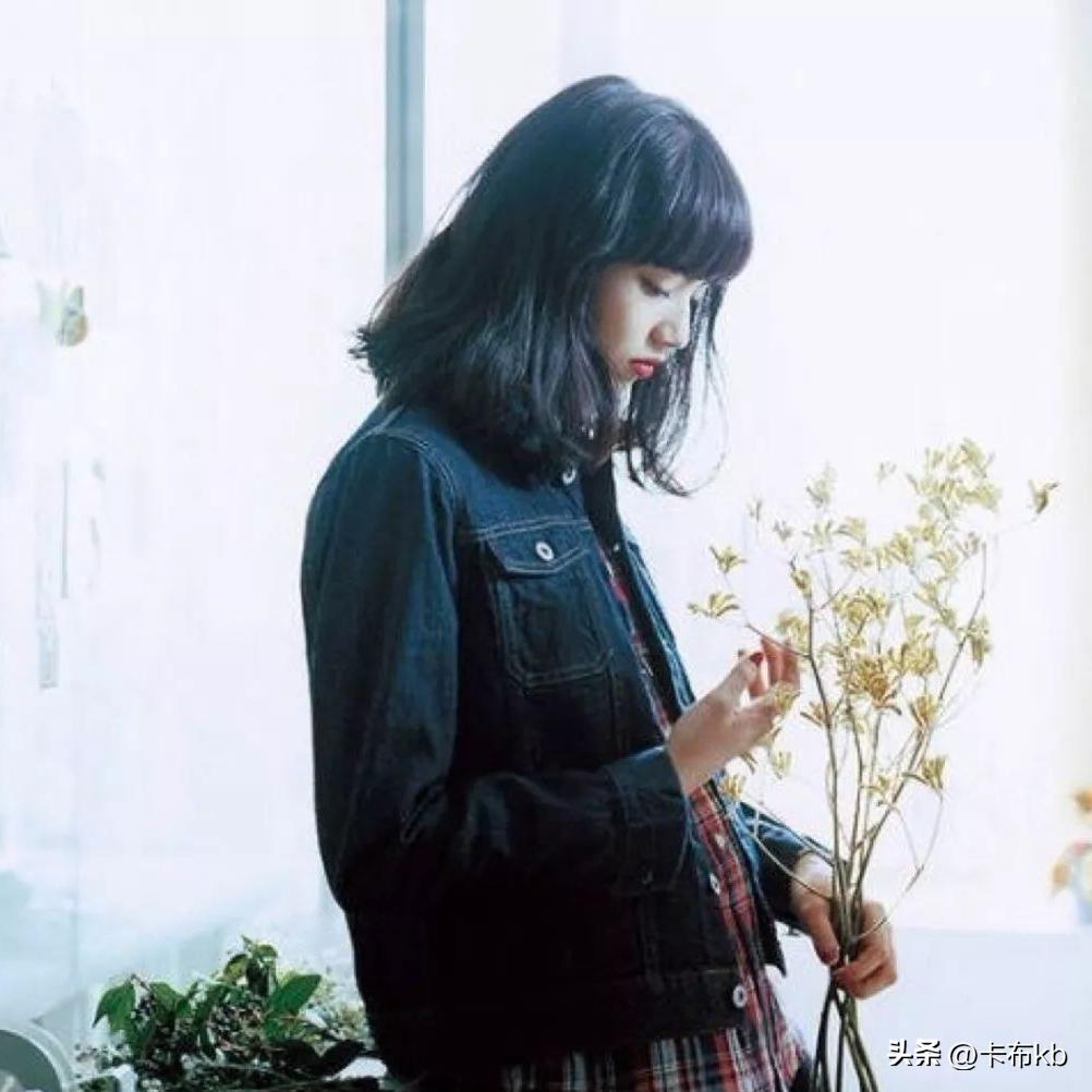 你要谦卑你要高贵朗读,人有多谦卑就有多高贵的意思