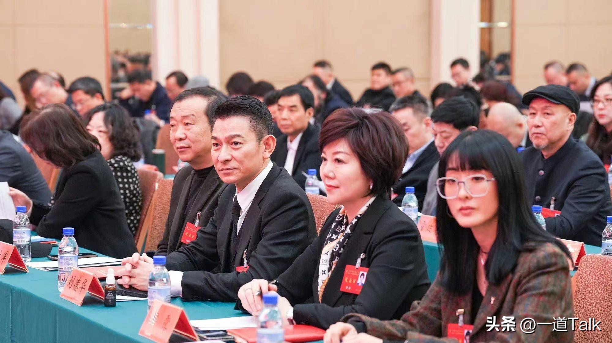 镜头下的明星真实状态,明星在家真实状态