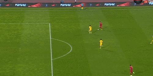 「早报」血染赛场+手球送点！不服输的C罗输给岁月