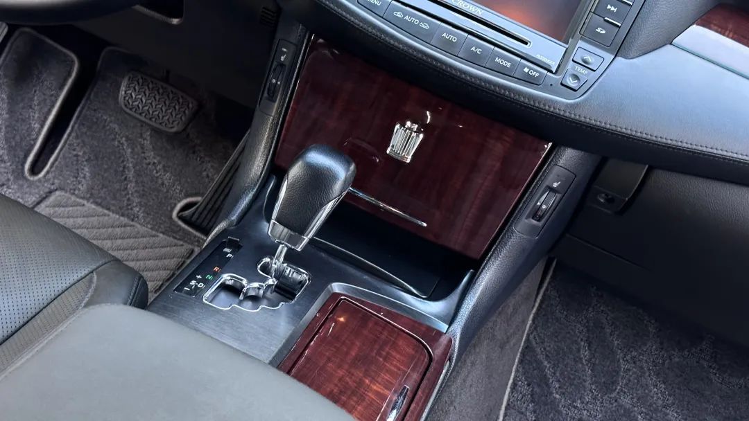 13代半皇冠底盘松散回炉重造,十三代皇冠彻底整备