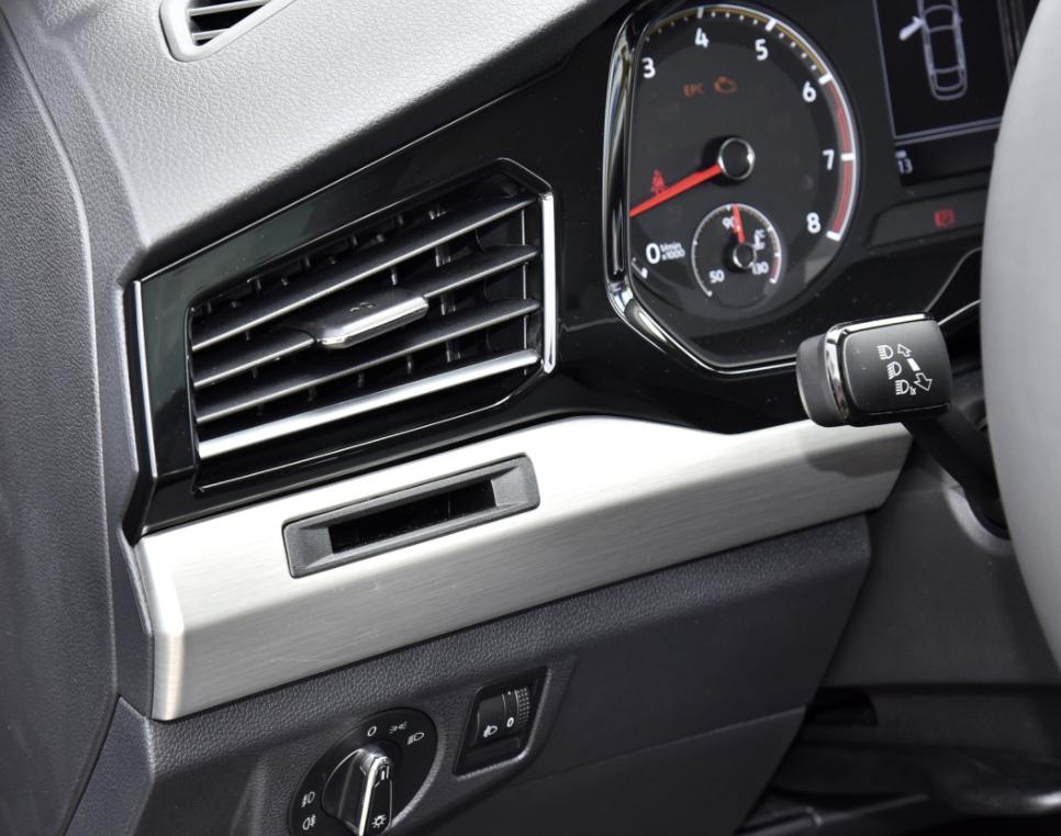 19款宝来自动舒适版都有哪些内饰,同级车空间实测